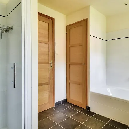 Piscine Chauffee 800 M De La Pour 8 *