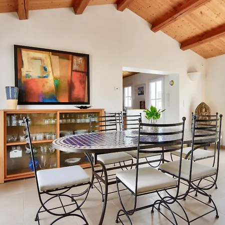 Piscine Chauffee 800 M De La Pour 8 *