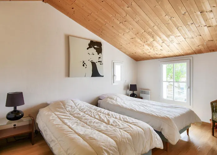 Piscine Chauffee 800 M De La Pour 8 Нуармутье