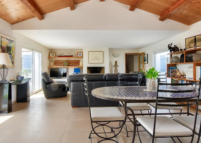 Piscine Chauffee 800 M De La Pour 8 Нуармутье